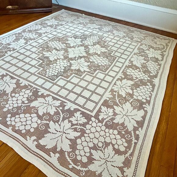 Vintage Lace Tablecloth Beige Grape Leaf Design Rectangular Dining Decor - Picture 2 of 12